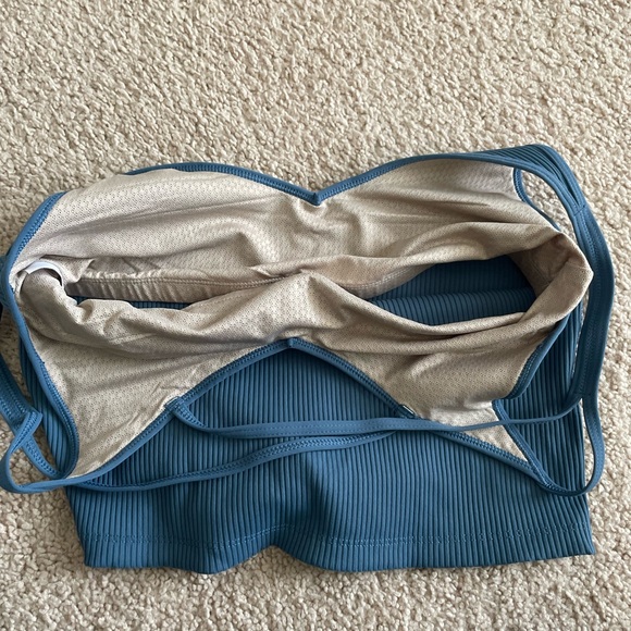 Vuori Ribbed Crop Tank Top - Blue - Picture 7 of 8